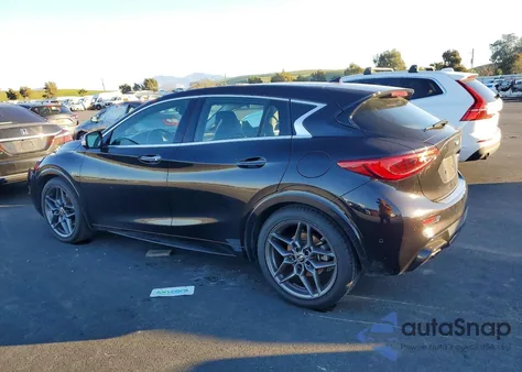 2018 Infiniti Qx30 Base z USA, uszkodzony, nr VIN SJKCH5CP5JA046346